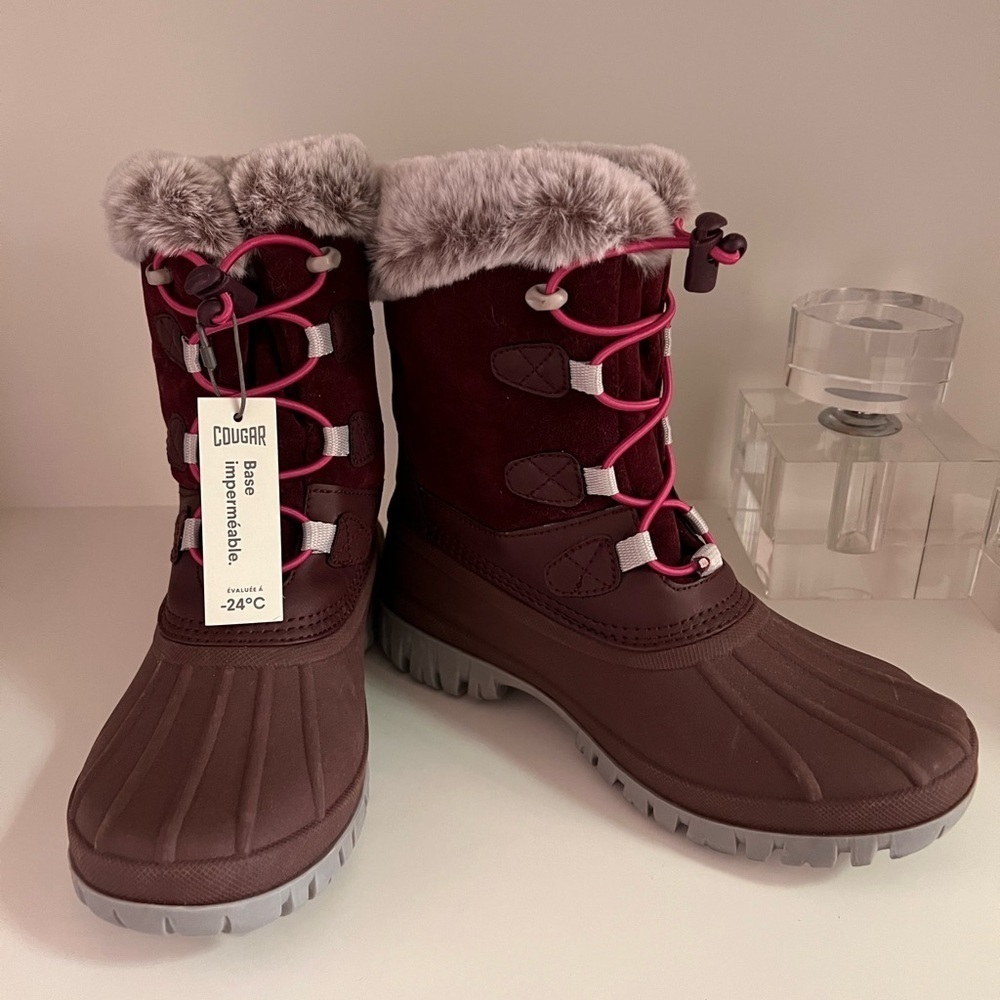 NWT kids winter boots. Nice warm lining